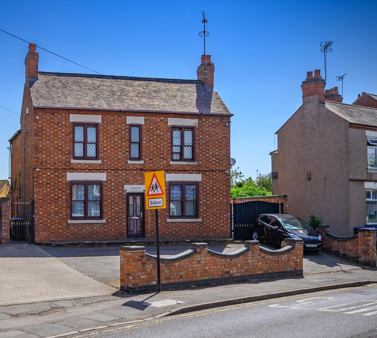 Woodway Lane, Coventry – Spacious family home